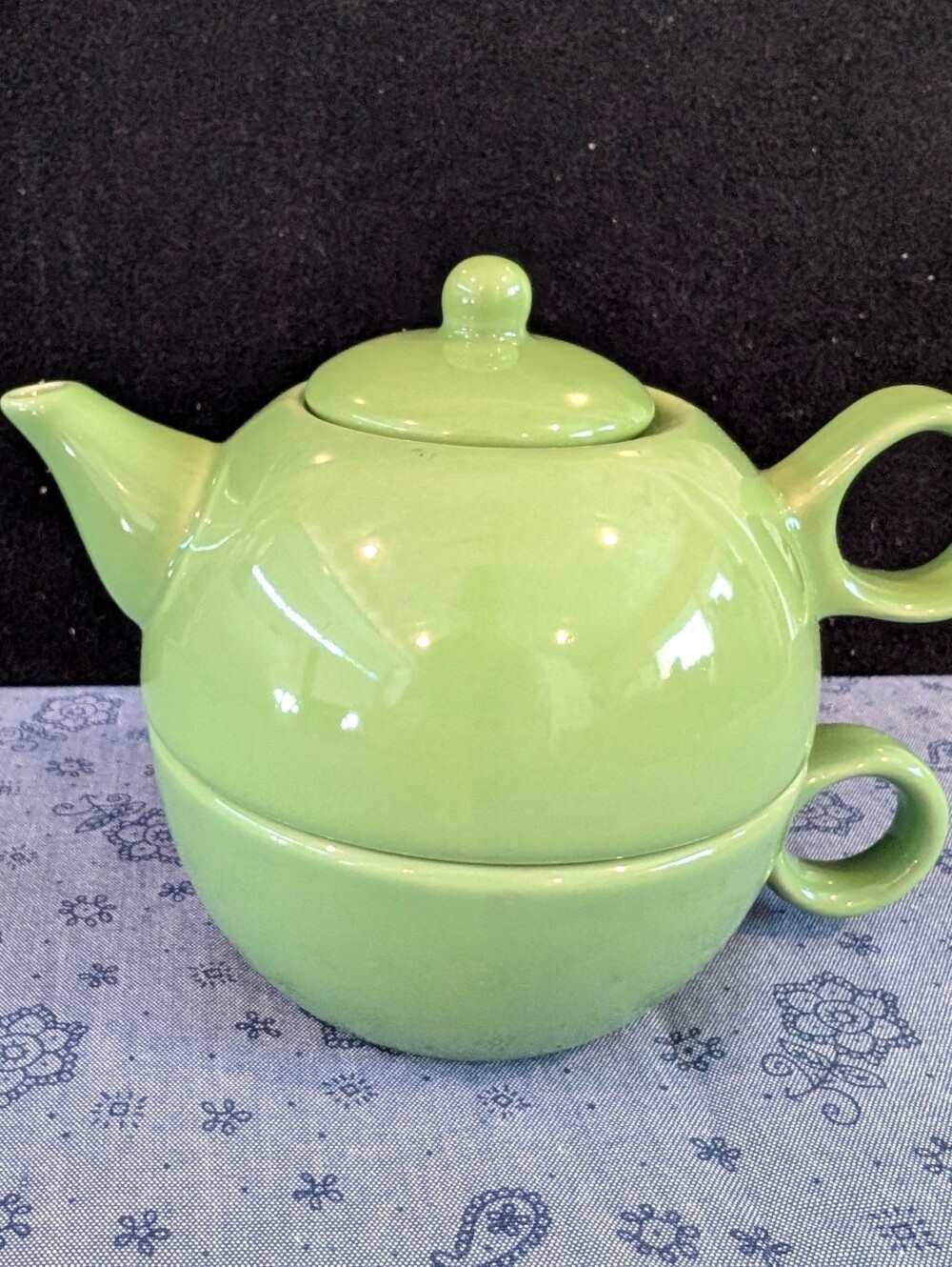 Tea For One – Old Amsterdam Lime Green